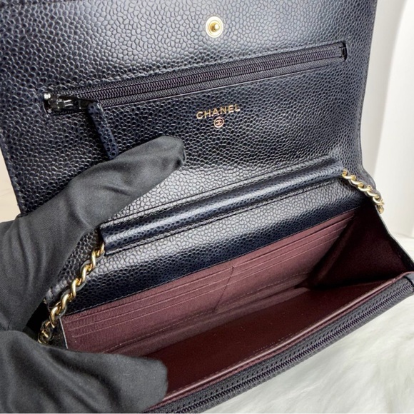 CHANEL Classic Wallet On Chain (WOC) Black Caviar Leather with Gold Hardware - Picture 9 of 10